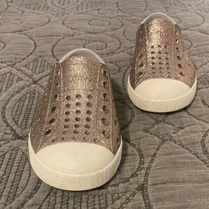 Unisex Native Toddler shoes (barely worn) in silver sparkle